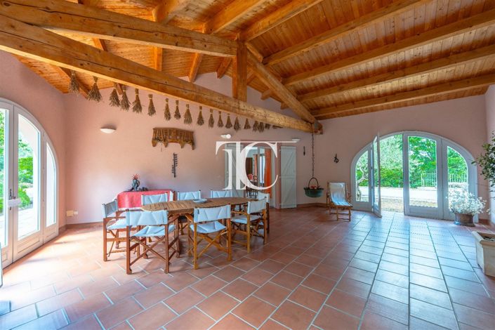Image No.11-3 Bed House for sale