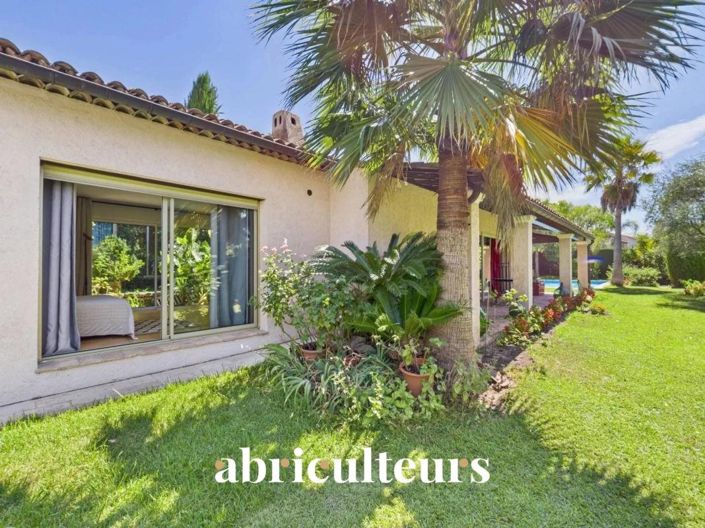 Image No.20-5 Bed House for sale