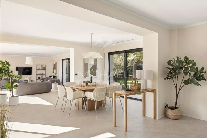 Image No.9-5 Bed House for sale