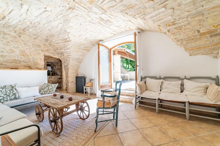 Image No.3-5 Bed House for sale