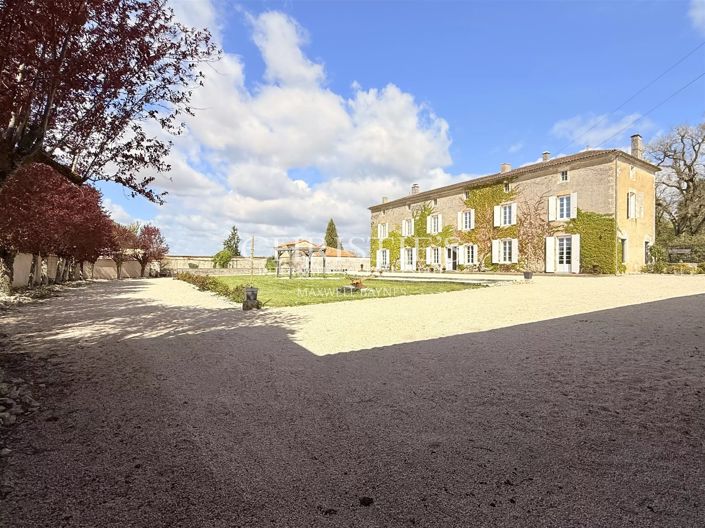 Image No.2-Maison de 6 chambres à vendre à Aigre