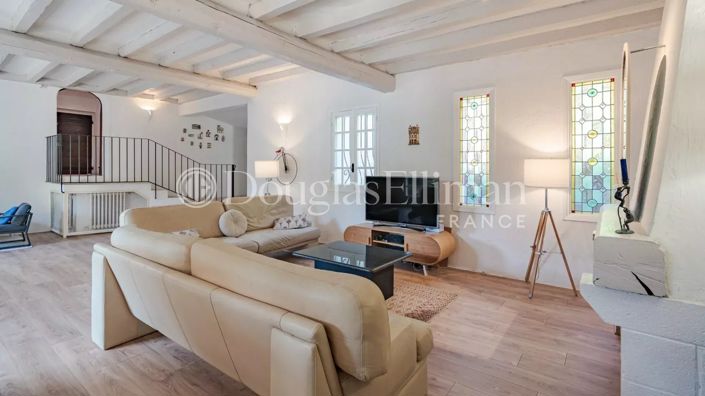 Image No.5-5 Bed House for sale