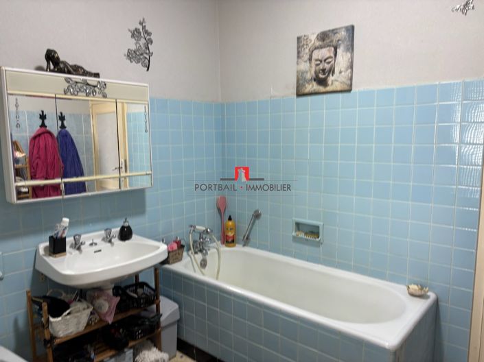Image No.8-3 Bed House for sale