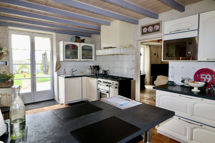 Image No.2-4 Bed House for sale