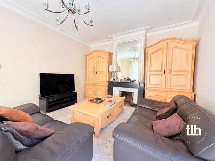 Image No.12-4 Bed Property for sale