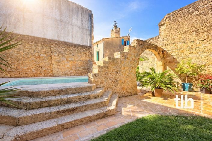 Image No.3-4 Bed Property for sale