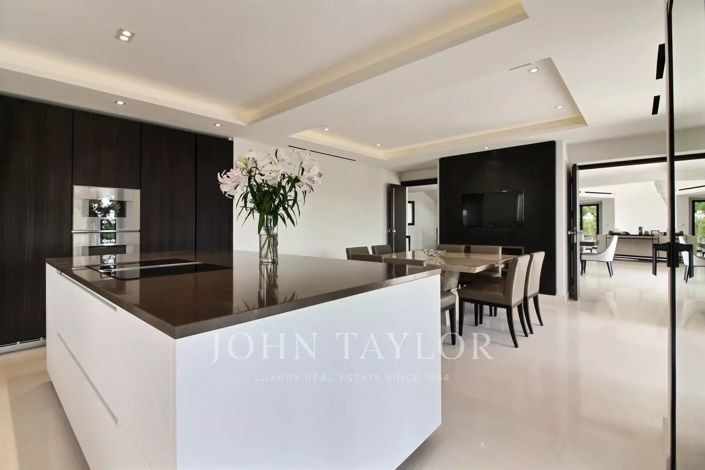 Image No.10-5 Bed House for sale