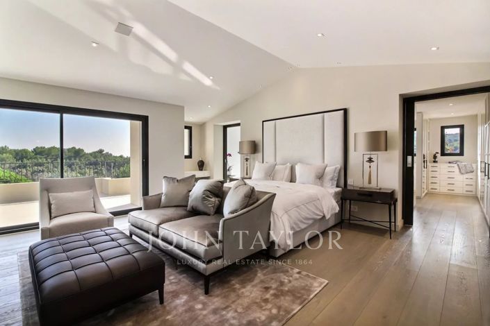 Image No.12-5 Bed House for sale