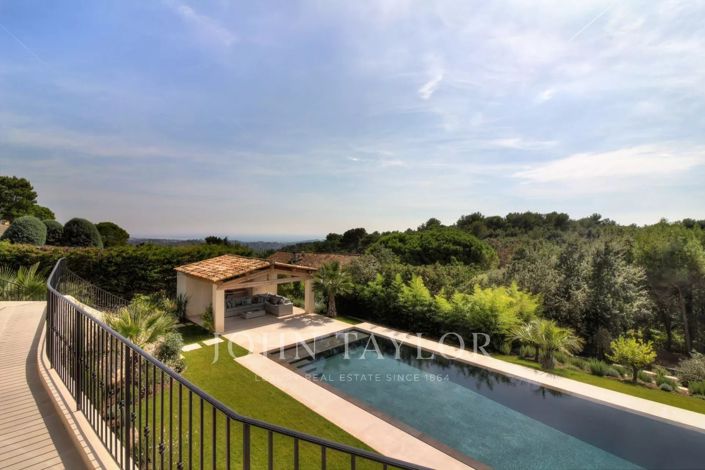 Image No.2-5 Bed House for sale