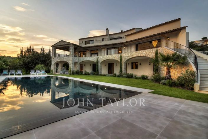 Image No.21-5 Bed House for sale