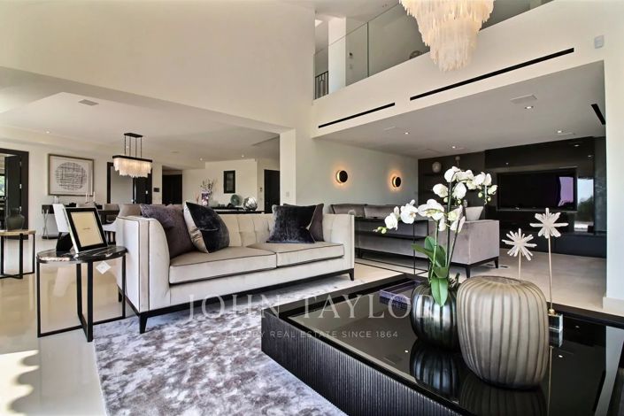 Image No.7-5 Bed House for sale