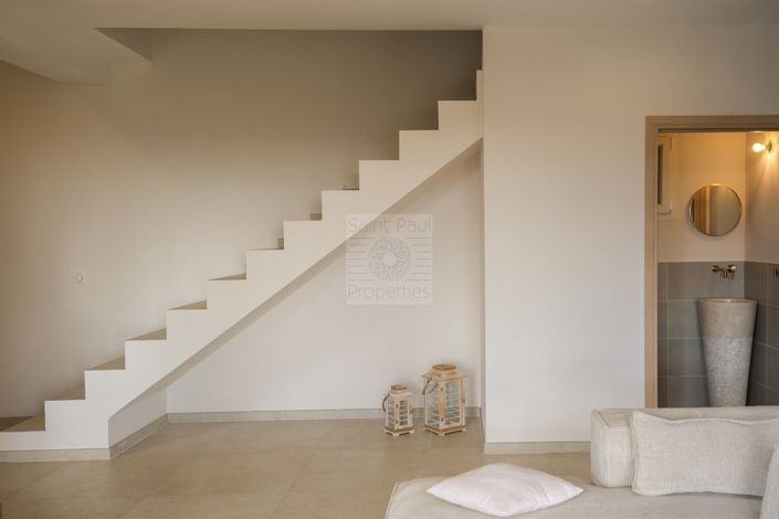 Image No.17-4 Bed House for sale