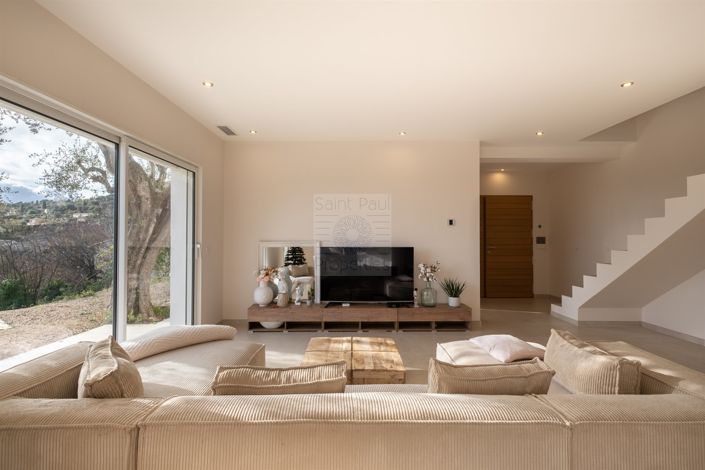 Image No.4-4 Bed House for sale