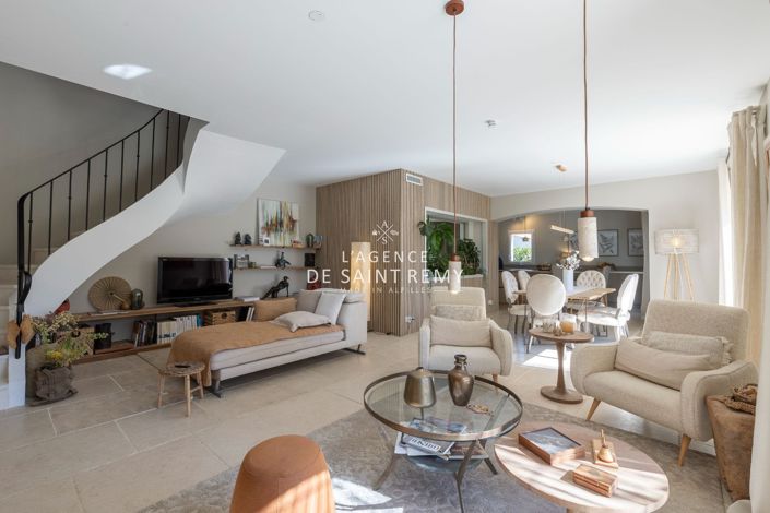 Image No.8-4 Bed House for sale