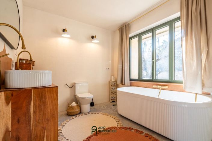 Image No.9-5 Bed House for sale