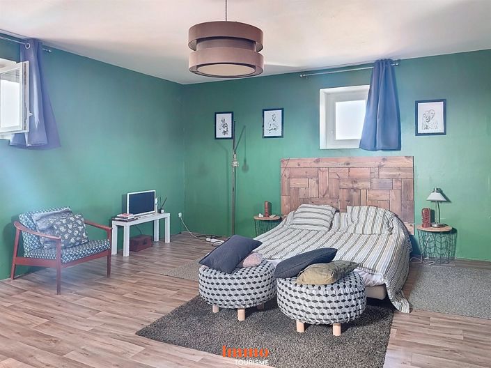 Image No.17-9 Bed House for sale