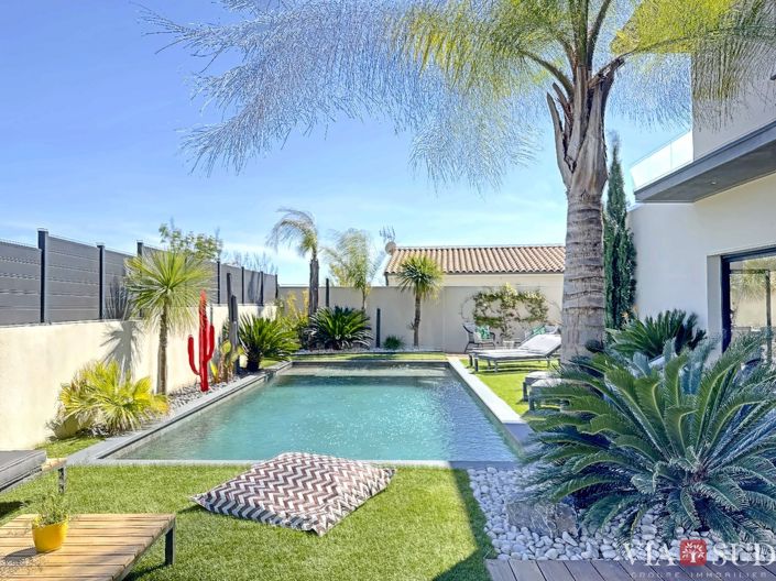 Image No.2-4 Bed Property for sale