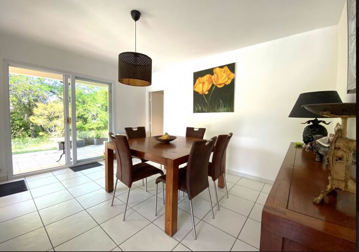 Image No.5-4 Bed House for sale