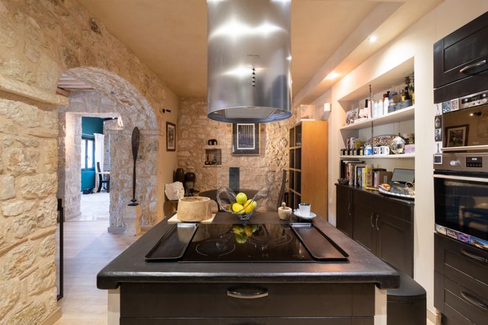 Image No.7-5 Bed House for sale