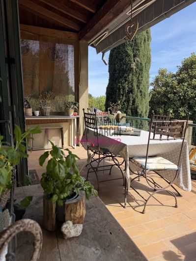 Image No.17-5 Bed House for sale
