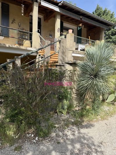 Image No.18-5 Bed House for sale