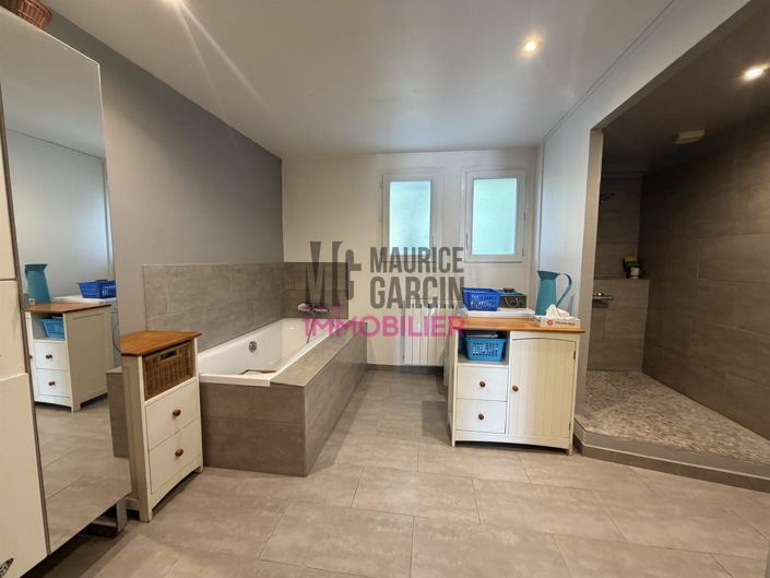 Image No.22-5 Bed House for sale