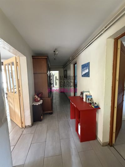 Image No.25-5 Bed House for sale