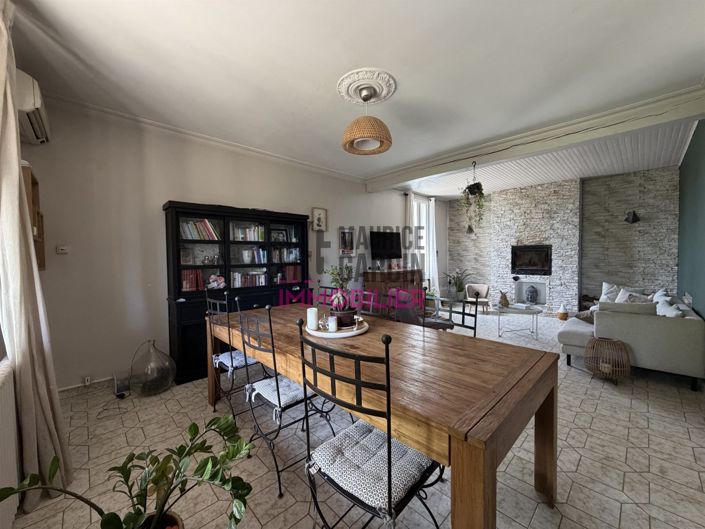 Image No.9-5 Bed House for sale