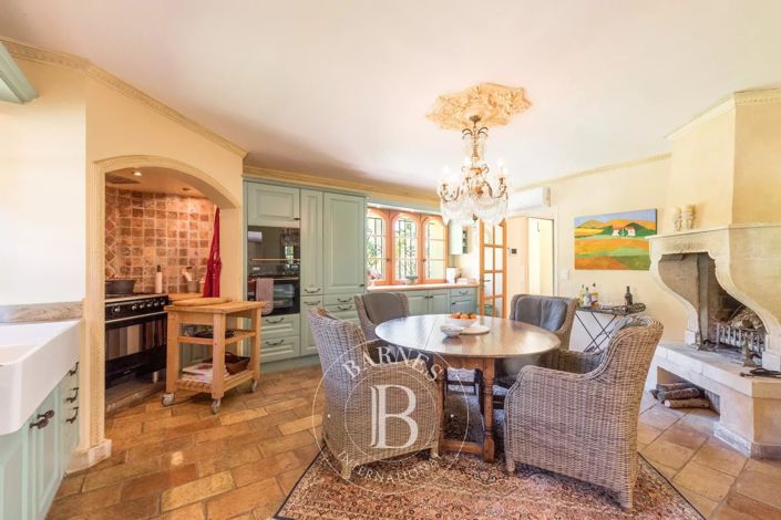 Image No.5-6 Bed House for sale