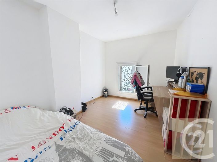 Image No.9-4 Bed House for sale