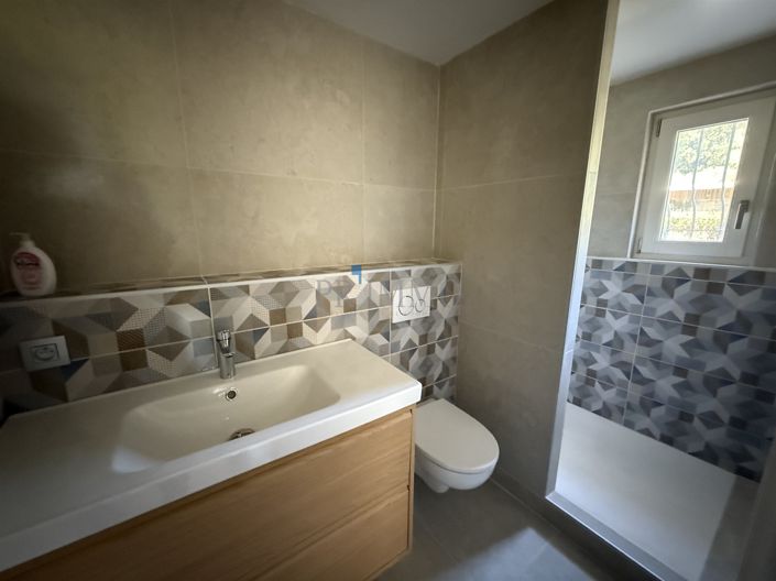 Image No.15-5 Bed House for sale