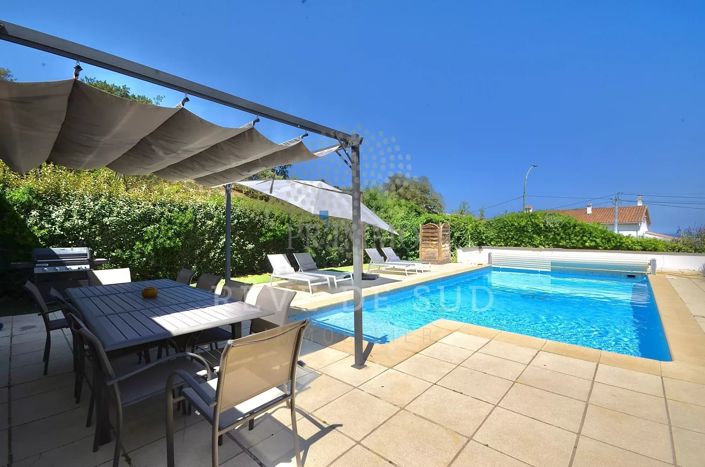 Image No.18-5 Bed House for sale