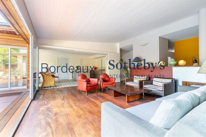 Image No.3-5 Bed House for sale