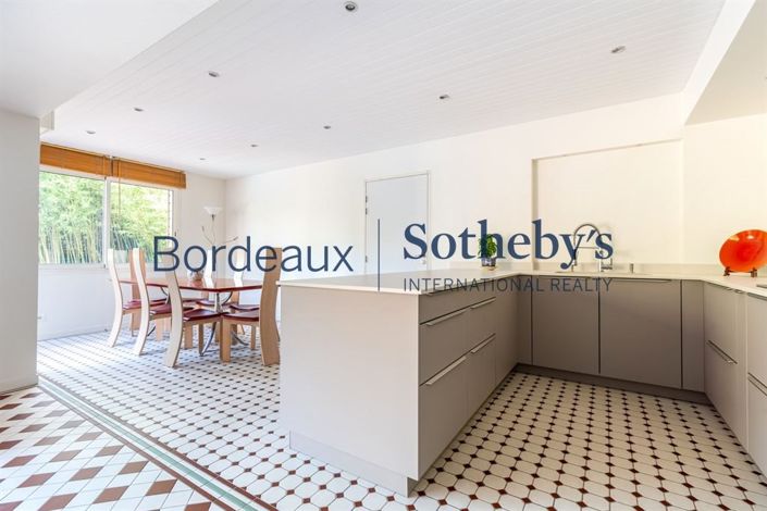 Image No.4-5 Bed House for sale