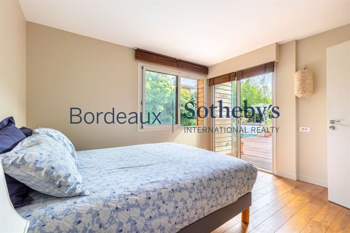 Image No.5-5 Bed House for sale