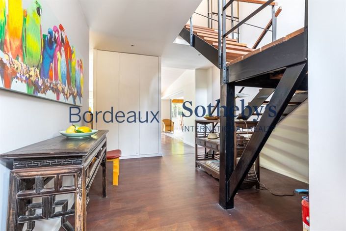Image No.7-5 Bed House for sale