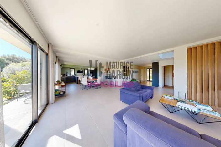 Image No.7-3 Bed Property for sale