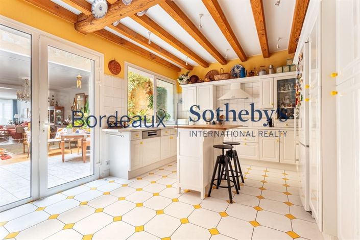 Image No.4-4 Bed House for sale