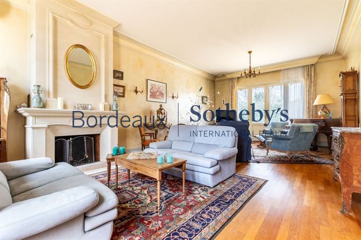 Image No.6-5 Bed House for sale