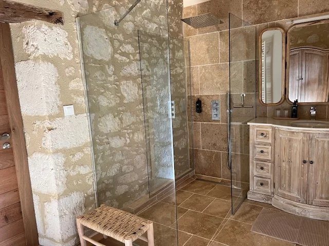 Image No.9-6 Bed House for sale