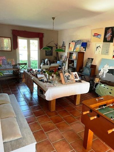 Image No.18-5 Bed House for sale