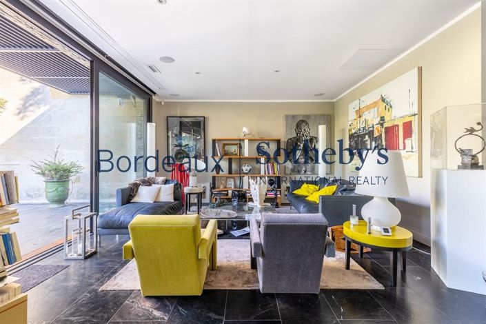 Image No.8-5 Bed House for sale