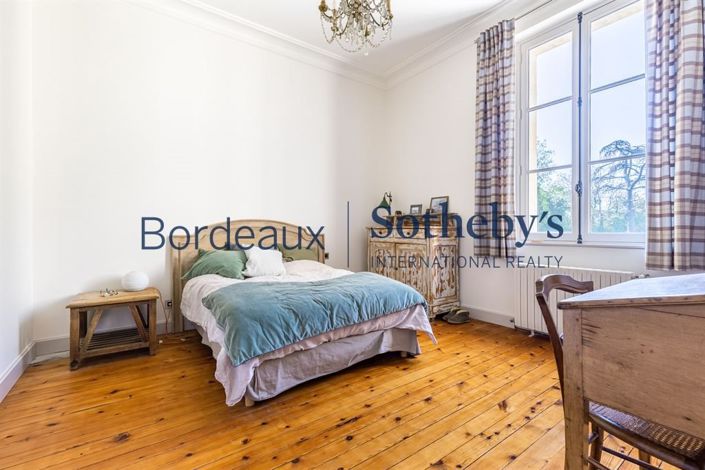 Image No.11-6 Bed House for sale