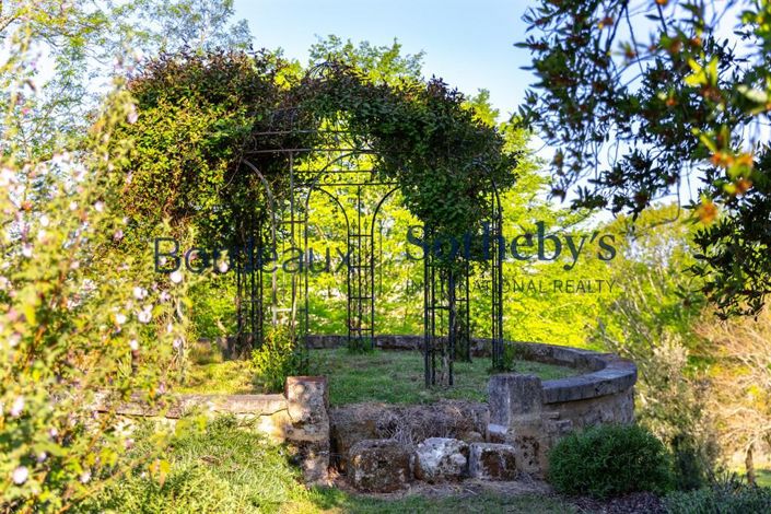 Image No.3-6 Bed House for sale