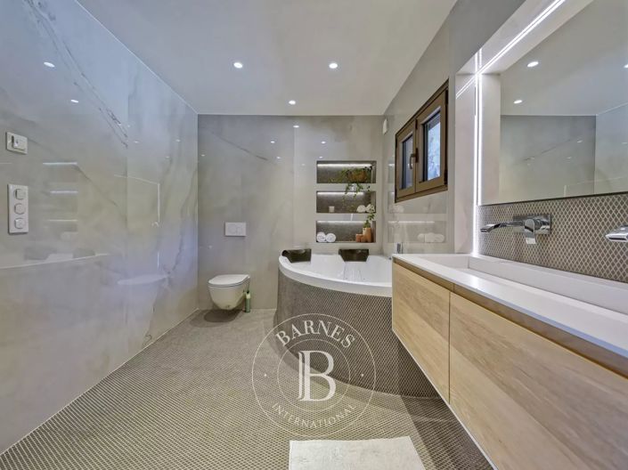 Image No.16-5 Bed House for sale