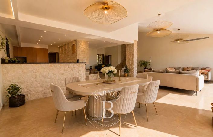 Image No.4-5 Bed House for sale