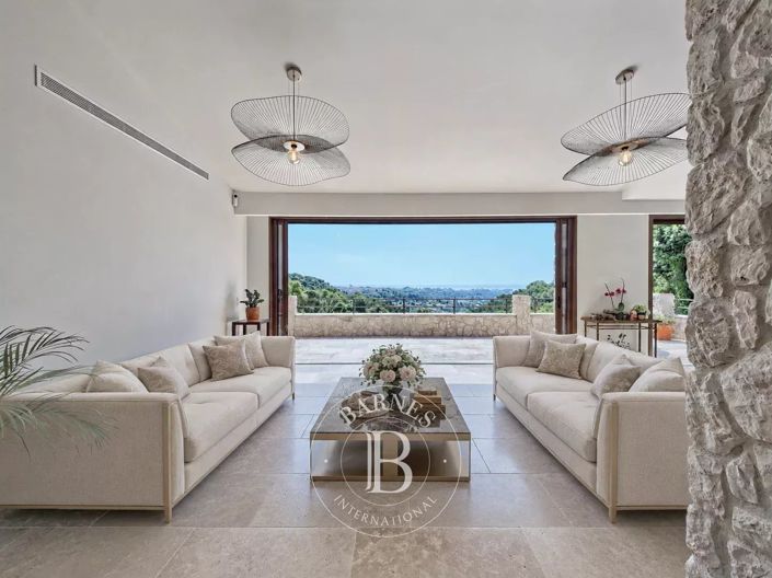 Image No.9-5 Bed House for sale