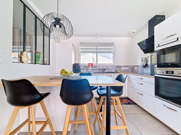 Image No.3-3 Bed House for sale