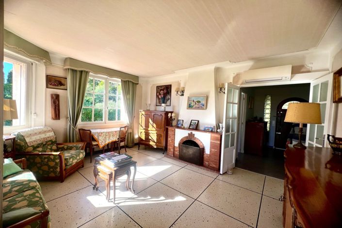 Image No.6-4 Bed House for sale