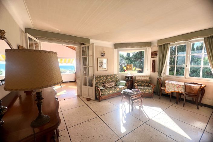 Image No.7-4 Bed House for sale